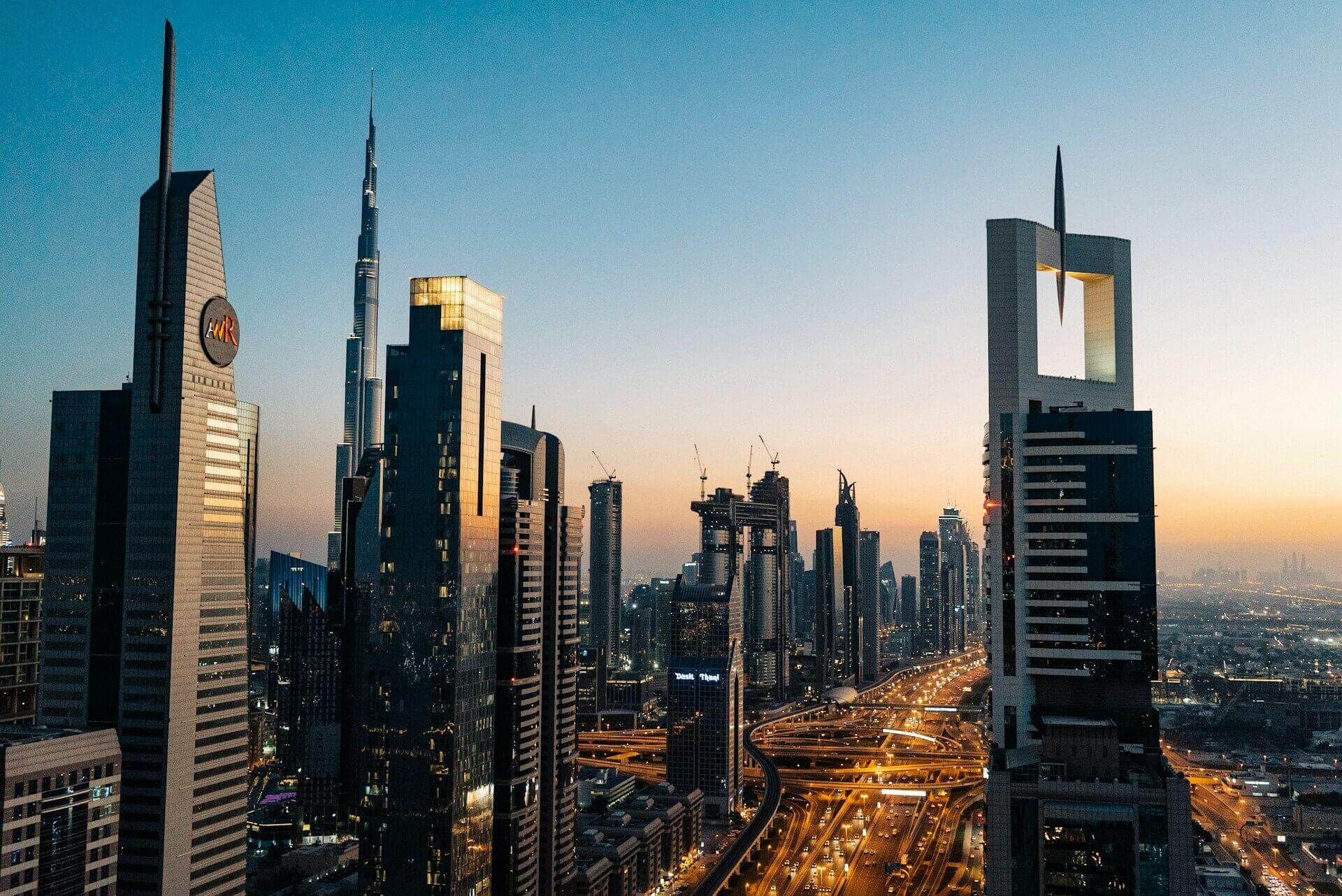 عمولة الوسيط العقاري في دبي: دليلك الكامل 2025